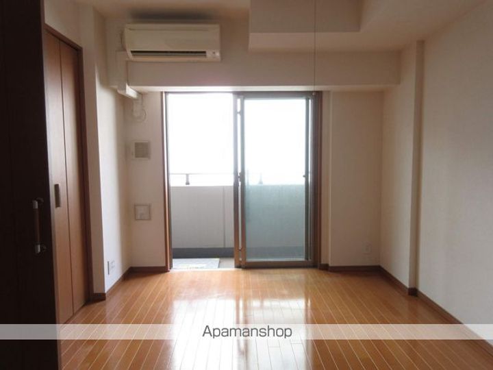 東京都中野区中央5丁目の賃貸マンションの内装