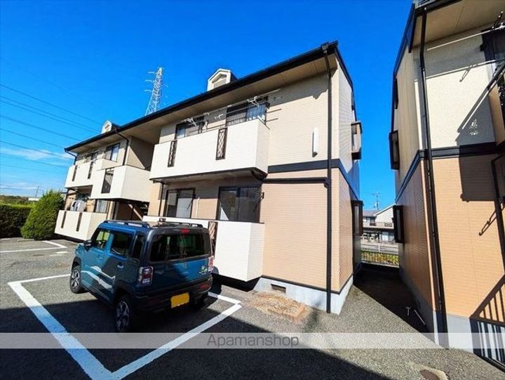 ラベンダーヒルズ B棟の外観