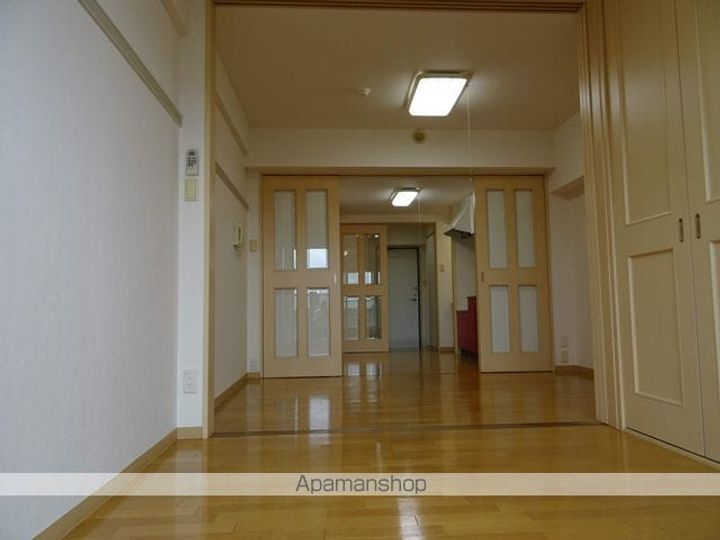 クレスト連坊の居間