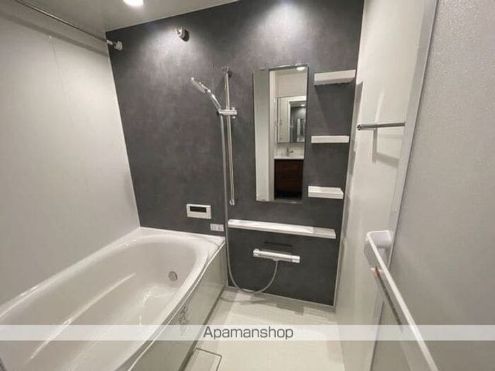 コラージュくりたの風呂