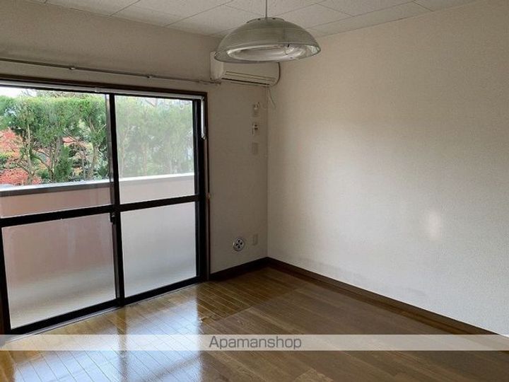 ネオメール106の居間