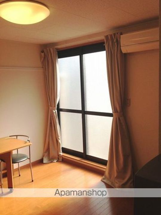 レオパレス末広ガーデンの居間