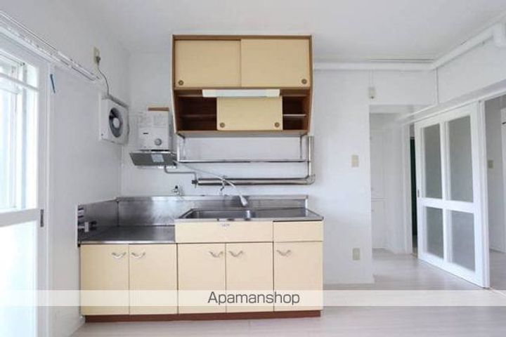 ビレッジハウス黒石2号棟201のキッチン