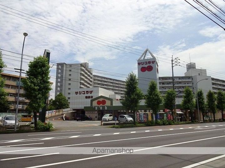 TREASURE HOUSEの周辺