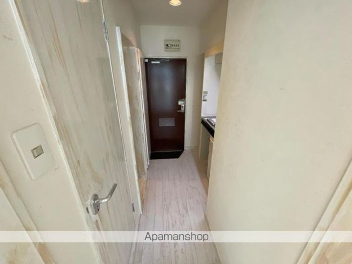 香川県高松市観光町の賃貸アパートの玄関