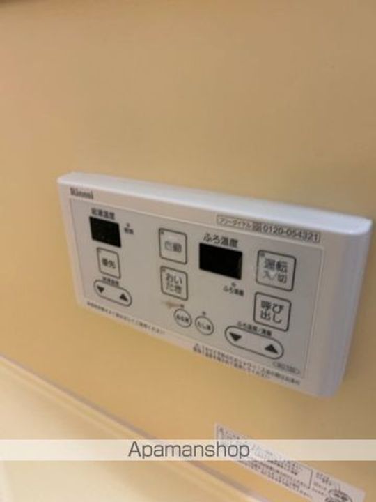 ウヴェルテュールの内装