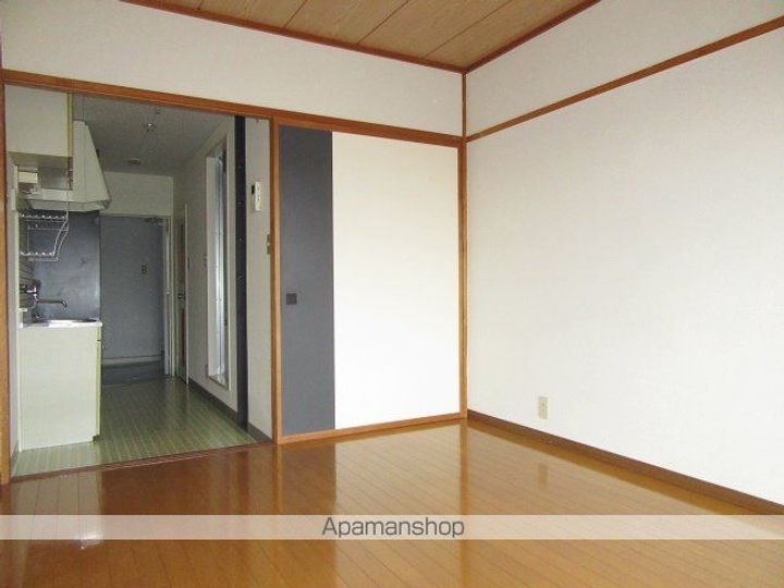 長野県長野市三輪9丁目の賃貸マンションの内装