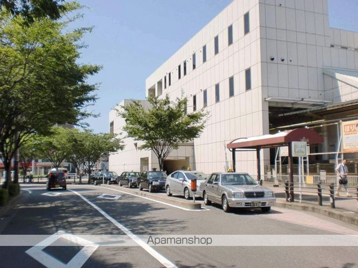 オーガスタ・スクウェアの周辺