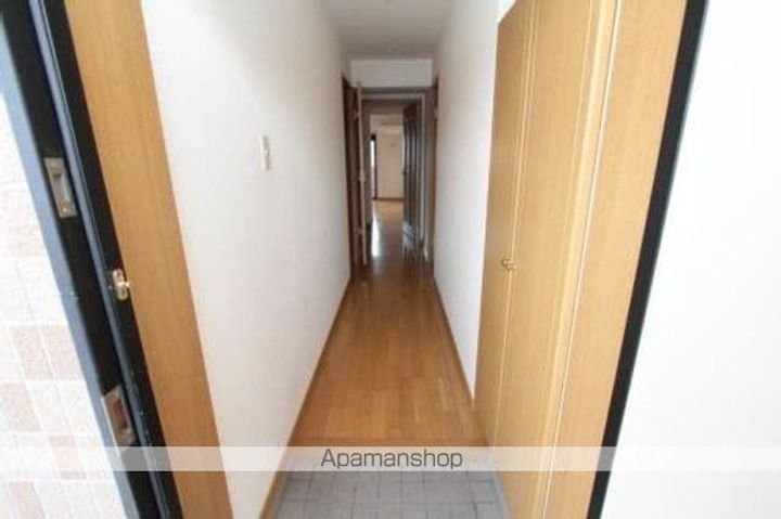 ブレインマンション木崎野101の玄関