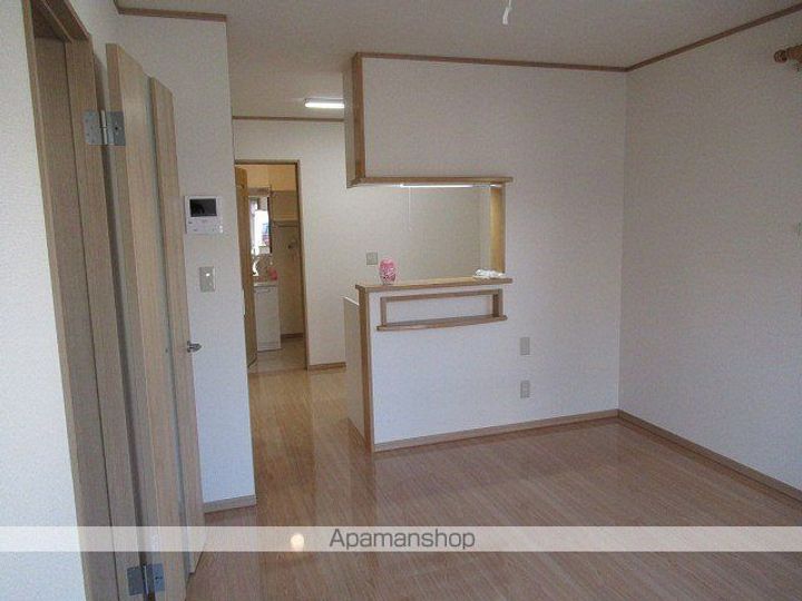 カーサイハナの居間