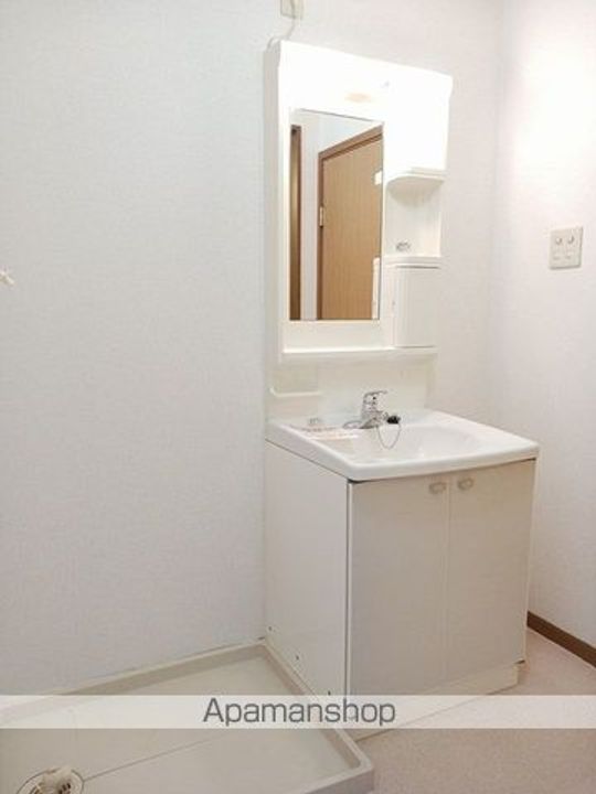 アヴニ−ル T.Mのその他画像