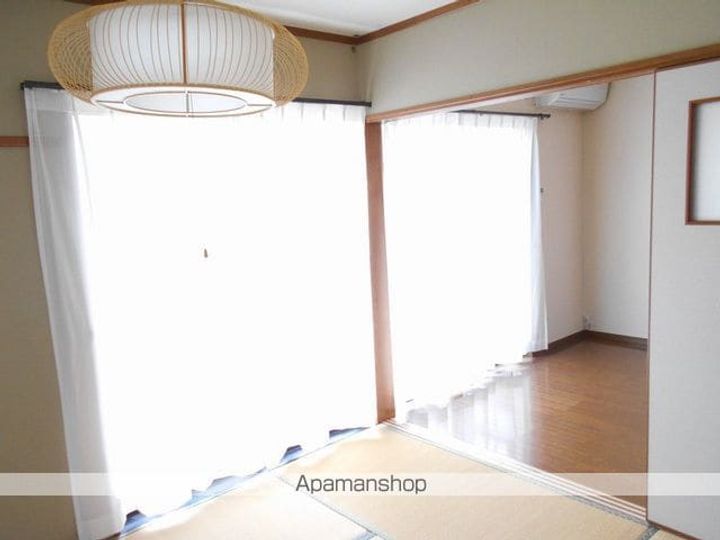 クレセントB201の居間