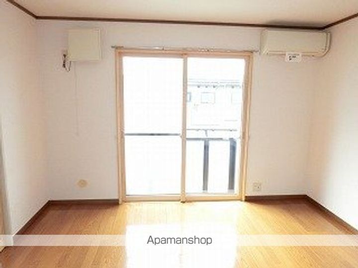 岩手県盛岡市厨川2丁目の賃貸アパートの居間