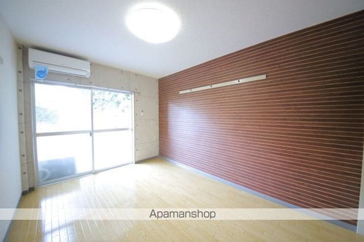 グリーンシャトル堀口203の居間