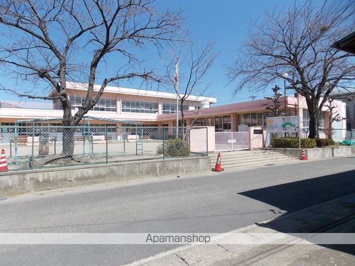 コモドフィオーレの周辺