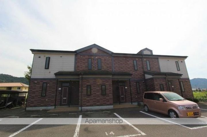 香川県高松市国分寺町福家の賃貸アパートの外観