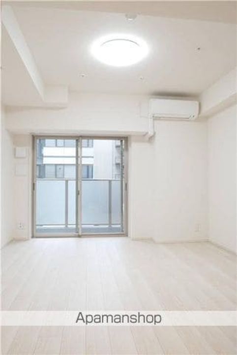 東京都千代田区神田佐久間町3丁目の賃貸マンションの居間
