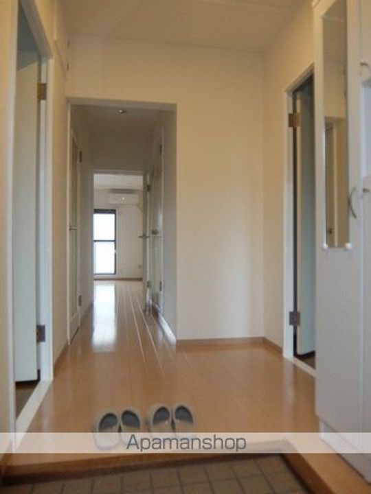 アーク河辺の内装