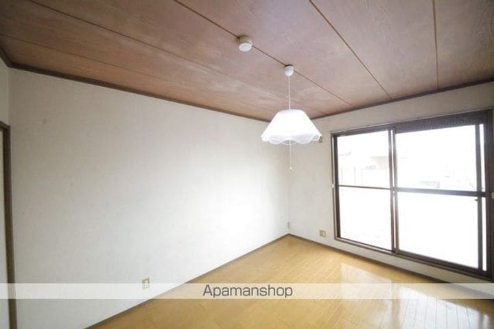 ファミーユ八王子の居間