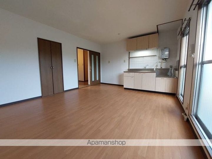 梅ヶ丘マンション402の居間