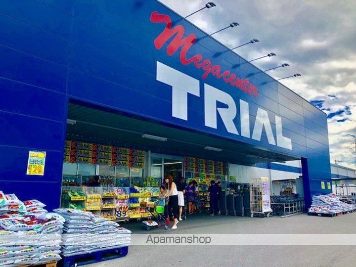 ファミール河瀬102の周辺