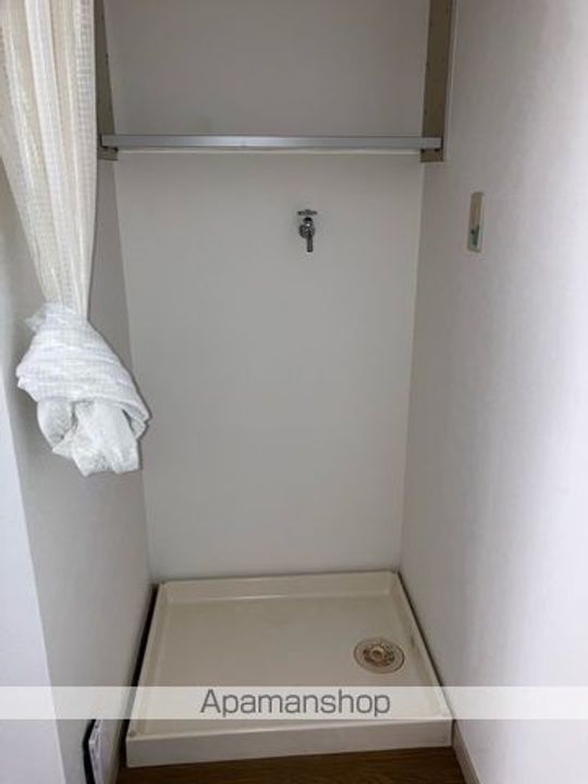愛媛県新居浜市又野1丁目の賃貸アパート103の内装