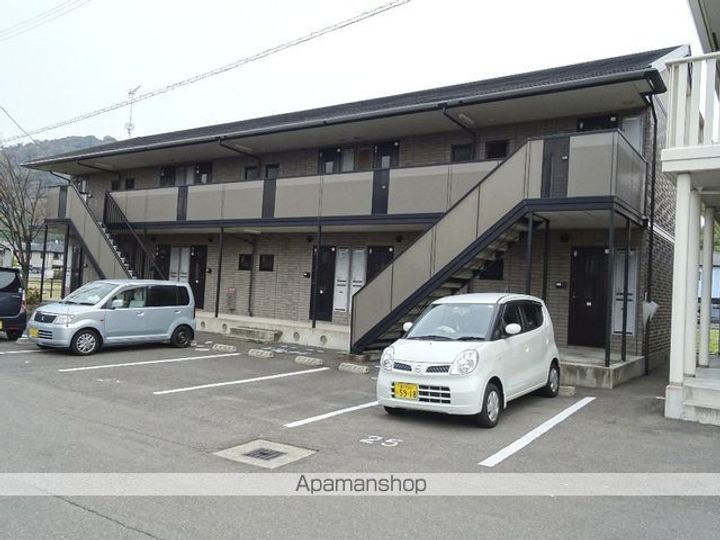 ベルシャトル B棟の外観