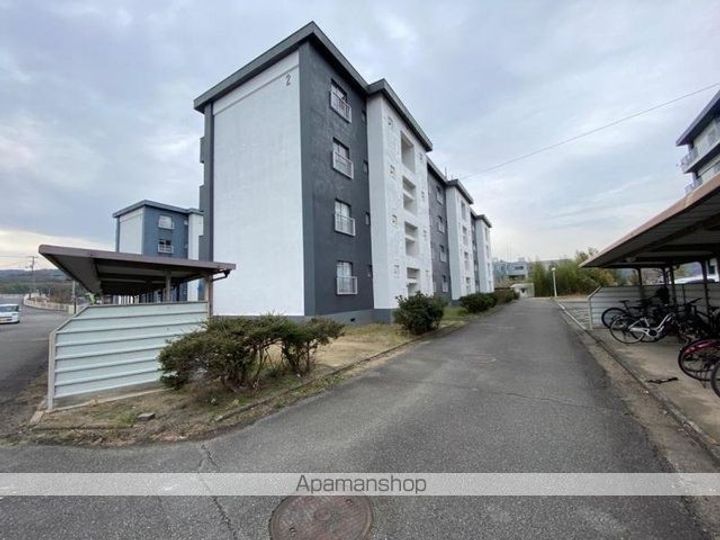 ヴィラナリー志度 Ⅰ棟401の外観