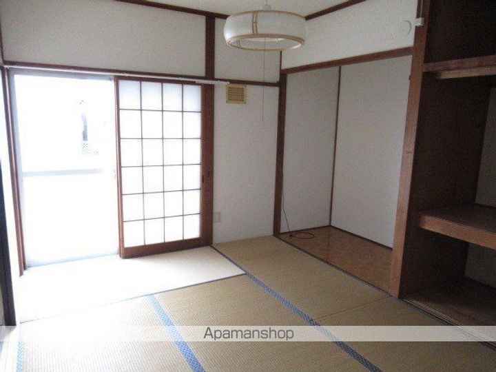 すみれ荘ニ号の内装