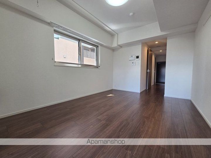 プレシャス ベースのその他画像