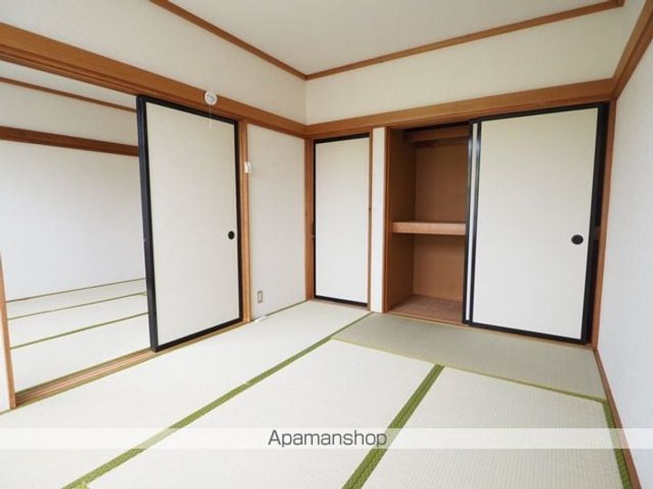 光ハイムAの居間