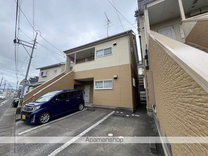 ロイヤル長久保B棟201の外観