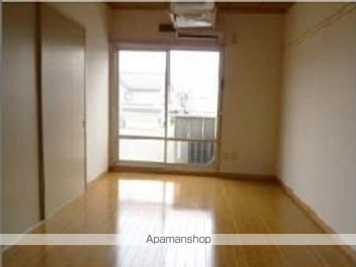 吉岡ハイツ202の居間