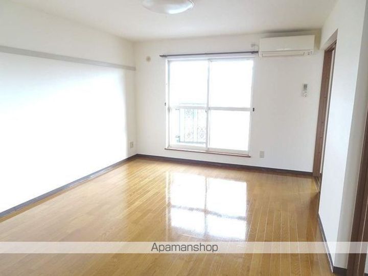 セルジェ・相生301の居間