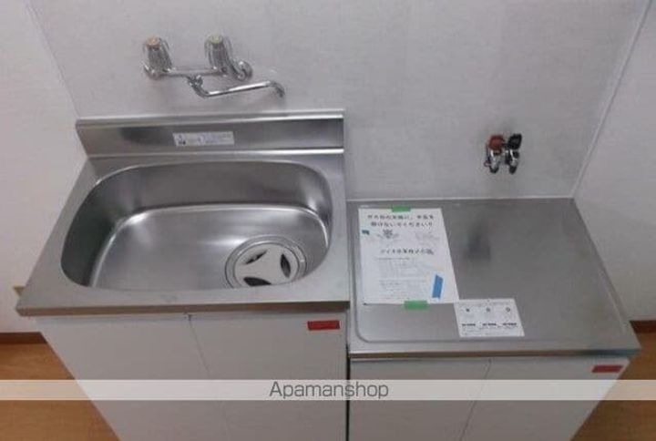 東京都中野区本町6丁目の賃貸アパートのキッチン