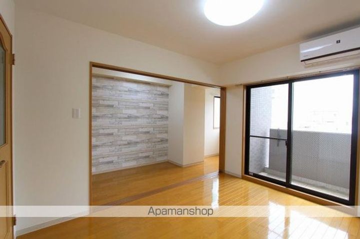 クレストウェイ505の居間