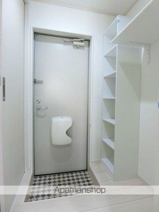 ハーミットクラブハウス横浜の玄関