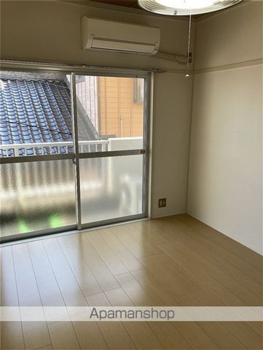 東ハイツ202の居間
