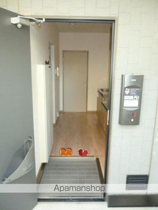 サンロイヤル加茂103号室の玄関