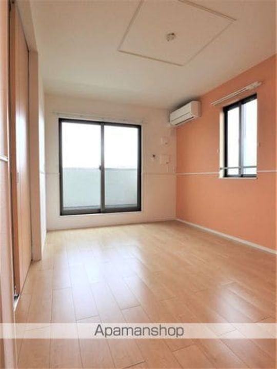 大阪府阪南市鳥取中の賃貸アパートの居間