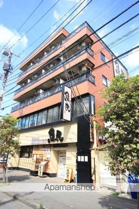 シャトーサンワの外観