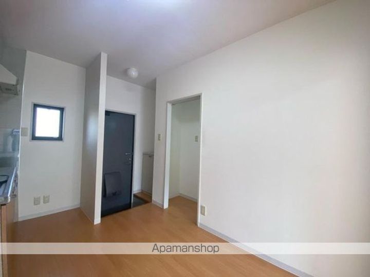 ロイヤルガーデン紙町の内装