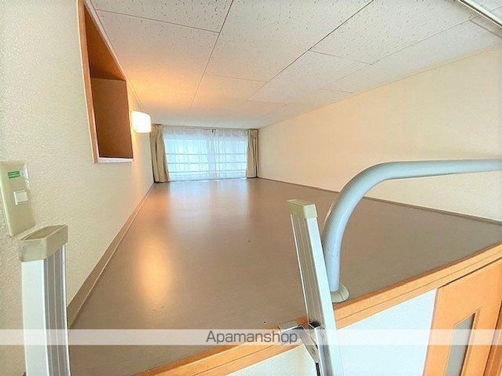 レオパレスラズベリーの居間