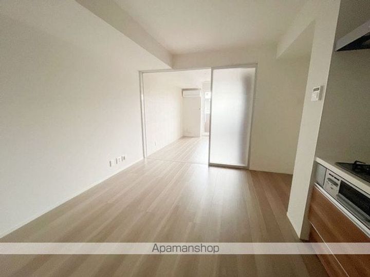 東京都中野区上鷺宮3丁目の賃貸アパートの居間