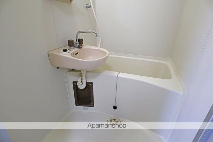 福島県郡山市安積町日出山字神明下の賃貸アパートの風呂