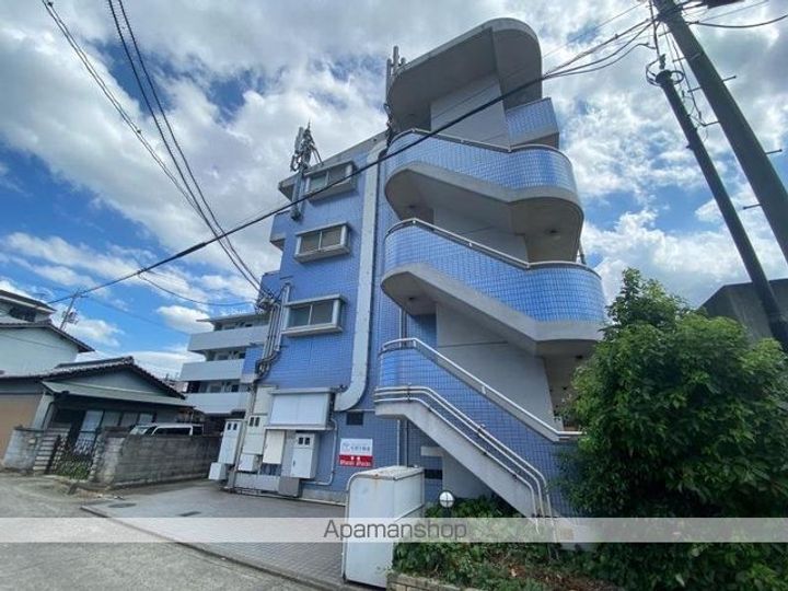 香川県高松市仏生山町甲の賃貸マンションの外観