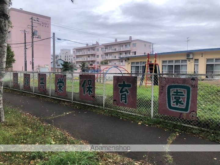 クリスタルマンションの周辺