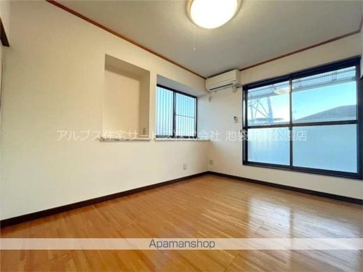 第2石井コーポ201の居間