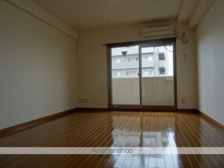 シティ連坊の居間