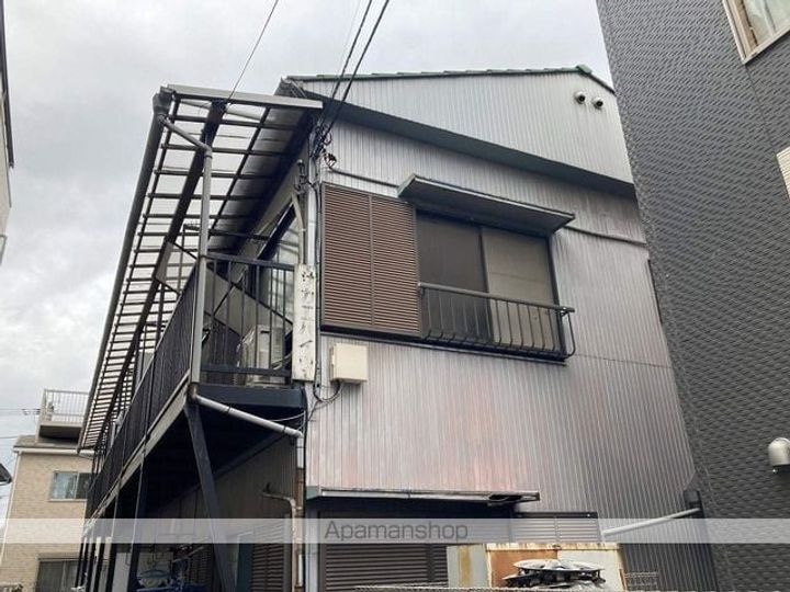 栄ハイツの外観